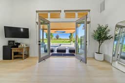 Book the Entire Eleanor Inn! Private Vineyard Stay - Image 5