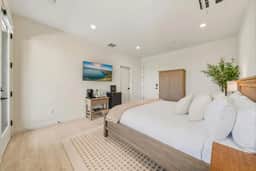 Concetta's Suite - Private 10 Acre Vineyard - Image 5