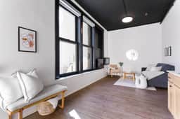 Cozy Downtown Loft  Walk to Riverfront Park! 209 - Image 2