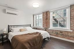 King Bed! - J&K on Main Luxury Apartment 306 - Image 5