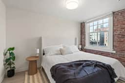 King Bed! J & K on Main Luxury Apartment 302 - Image 3
