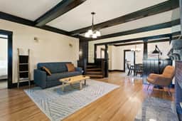 Quaint South Hill Home w/ Luxury King Bed & Wifi! - Image 2