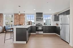 Spacious Apartment with King Beds!  J&K on Main - Image 4