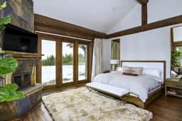 Majestic Timber Frame + Sauna & Cold Plunge - Image 4