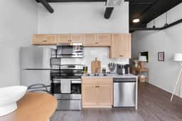 Trendy Suite Walk to Riverfront Park! 205 - Image 4