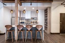 Urban Modern Living PERFECT for long term stays - Image 3