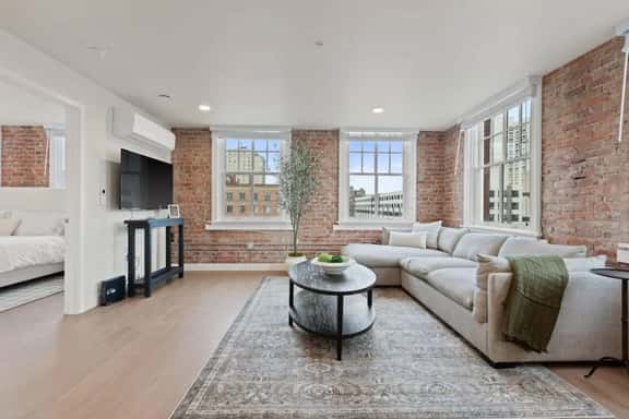 Spacious Apartment with King Beds!  J&K on Main - Image 1