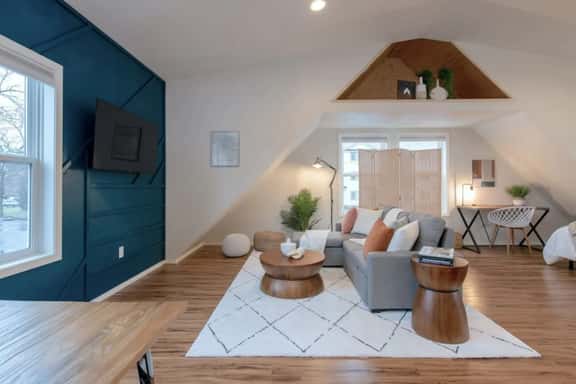 U-District Loft near GU w/ Self Check-in & Wifi! - Image 1