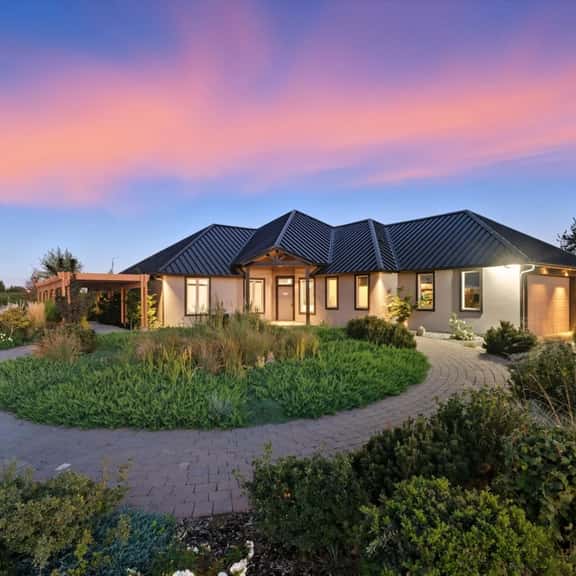 Book the Entire Eleanor Inn! Private Vineyard Stay - Image 1
