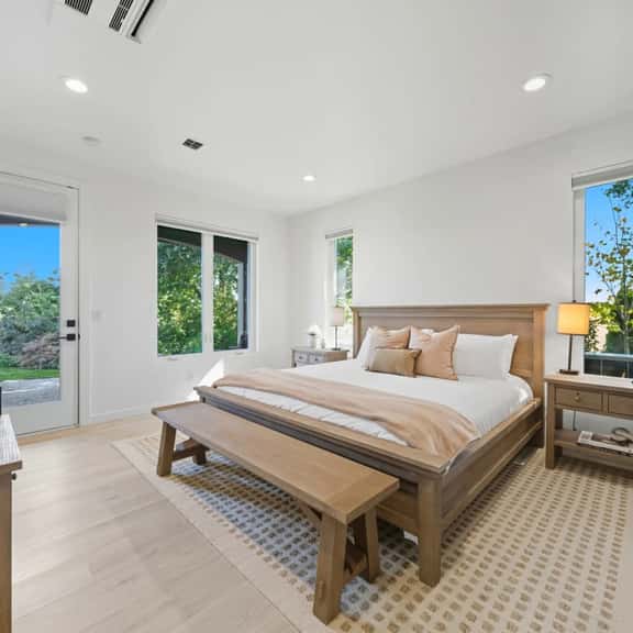 Cleo's Suite - Walk to Caprio Cellars - Image 1