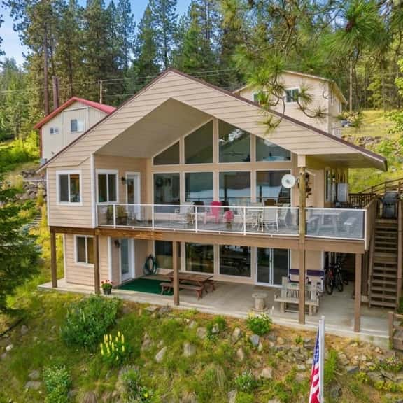 Lakefront, Private Dock w/ Views! - Image 1