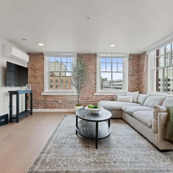 Spacious Apartment with King Beds!  J&K on Main - Image 1