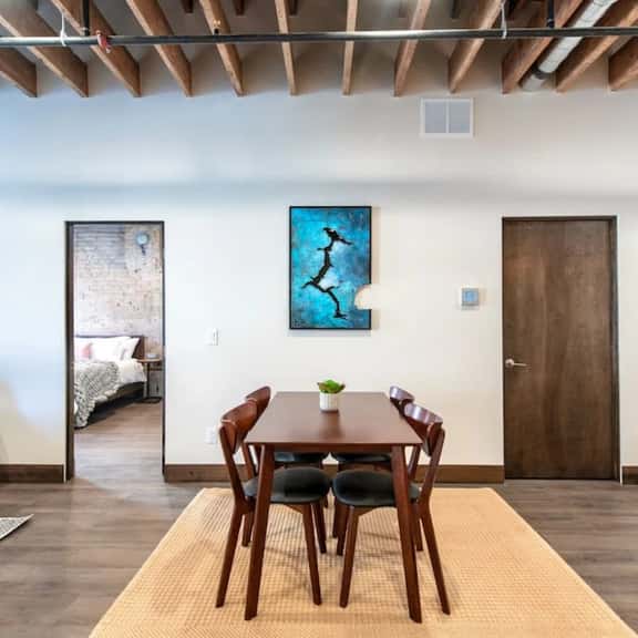 Urban Modern Living PERFECT for long term stays - Image 1