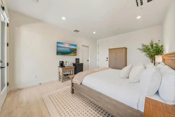 Concetta's Suite - Private 10 Acre Vineyard - Image 5