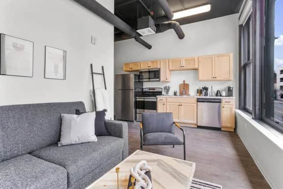 Convenient Downtown Loft w/WiFi & Elevator 202 - Image 2