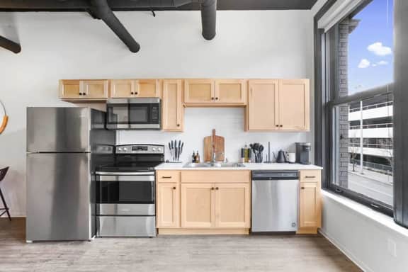 Convenient Downtown Loft w/WiFi & Elevator 202 - Image 3