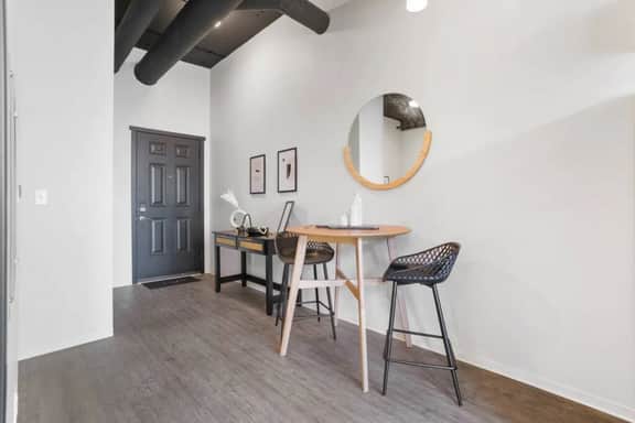 Convenient Downtown Loft w/WiFi & Elevator 202 - Image 5