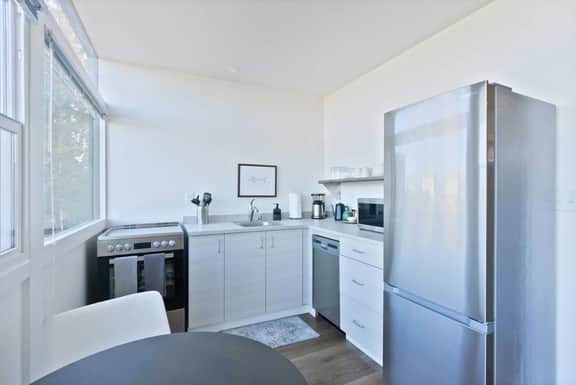 Historic Modern Apartment! Park Free w/ DT Views! - Image 4