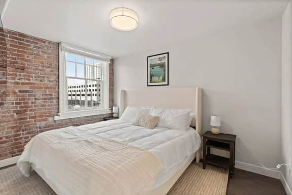 King Bed! - J&K on Main Luxury Apartment 303 - Image 2