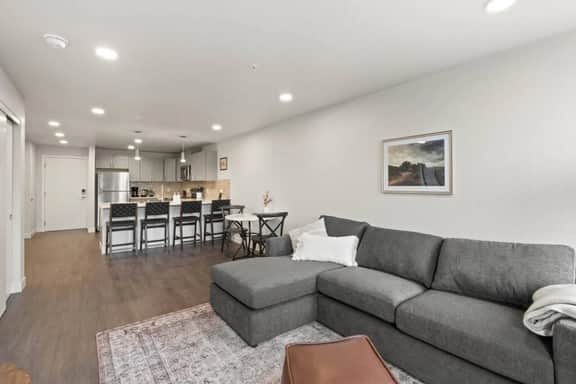 King Bed! - J&K on Main Luxury Apartment 303 - Image 3