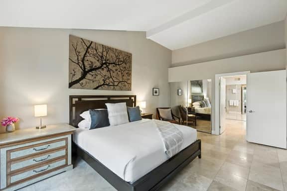 Modern Oasis in the Heart of Palm Desert - Image 4