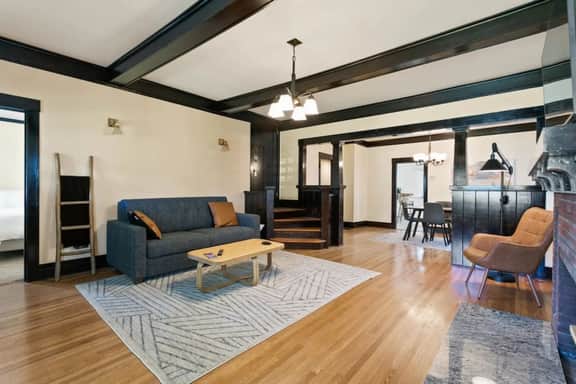 Quaint South Hill Home w/ Luxury King Bed & Wifi! - Image 2