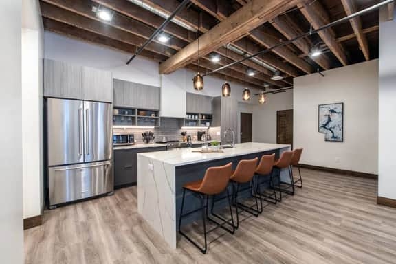 Sanitized Downtown Loft w King Bed & Self Check in - Image 3