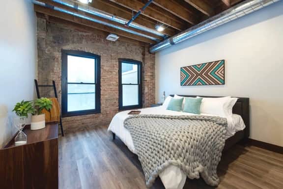 Sanitized Downtown Loft w King Bed & Self Check in - Image 4