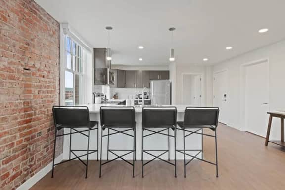 Spacious Apartment with King Beds!  J&K on Main - Image 2