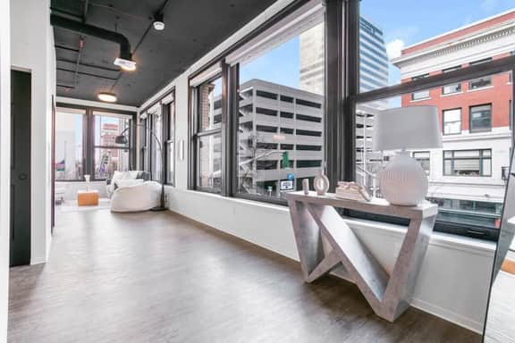 Urban SoHo Suite in the Heart of Downtown! 204 - Image 4